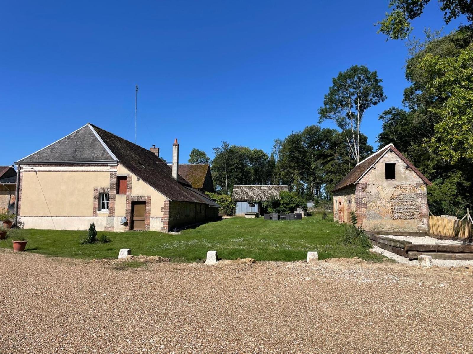 Gite A La Ferme De Sainte Radegonde Lanneray Dış mekan fotoğraf